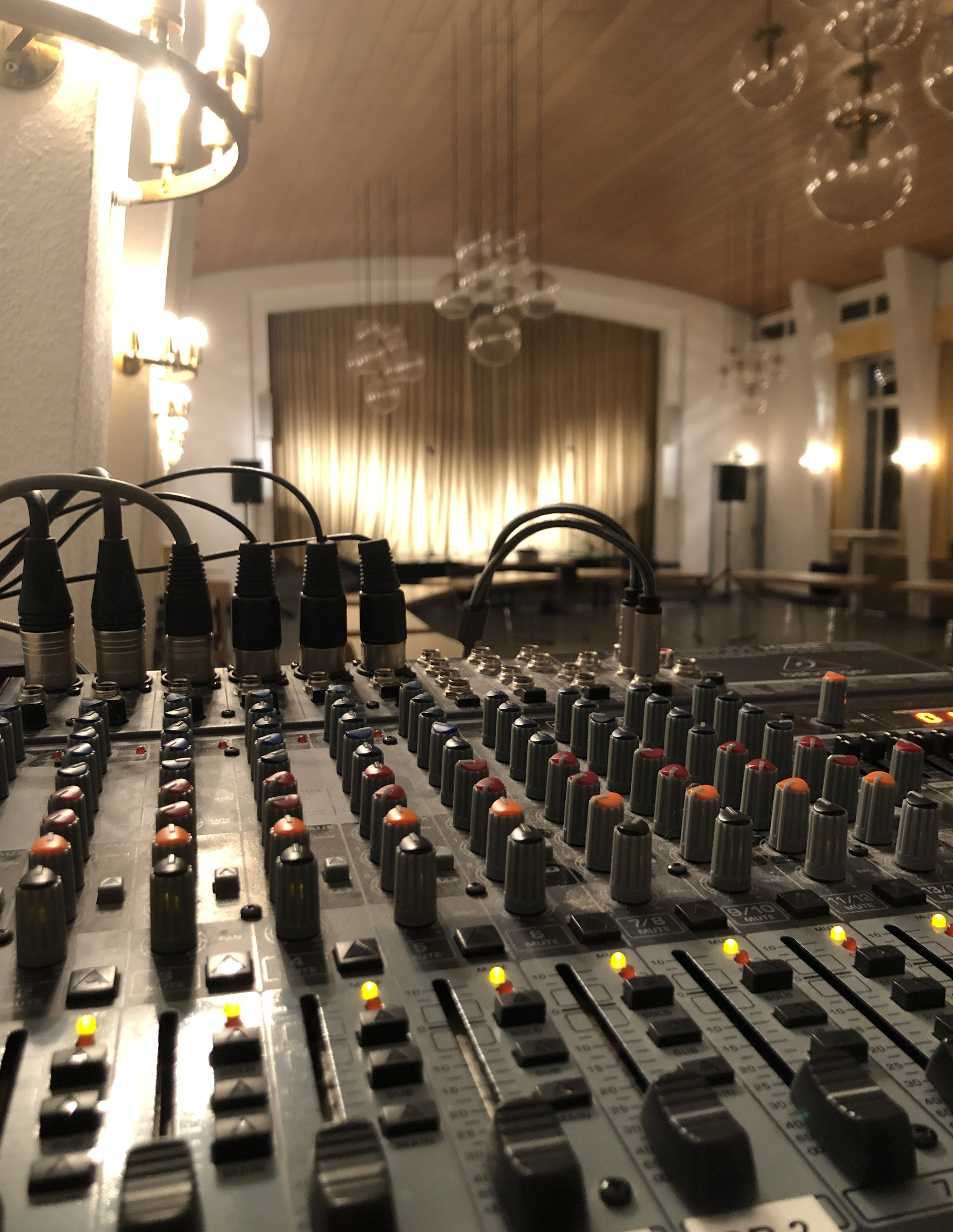 Djing auf einer Party in Bad Homburg